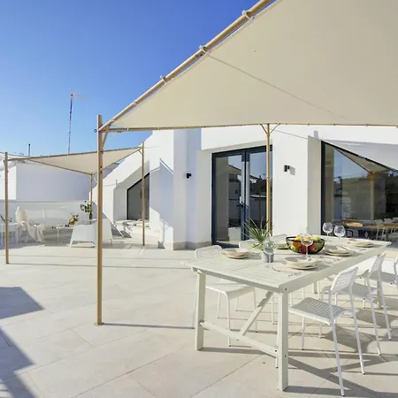 Incredible Terrace, Sea Views, Great Location Lejlighed