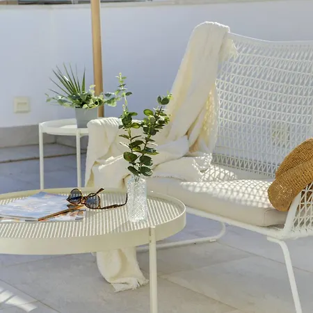 Incredible Terrace, Sea Views, Great Location Lejlighed *
