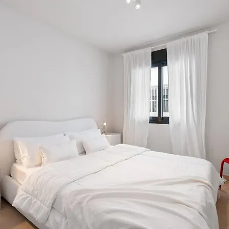 Incredible Terrace, Sea Views, Great Location Lejlighed *